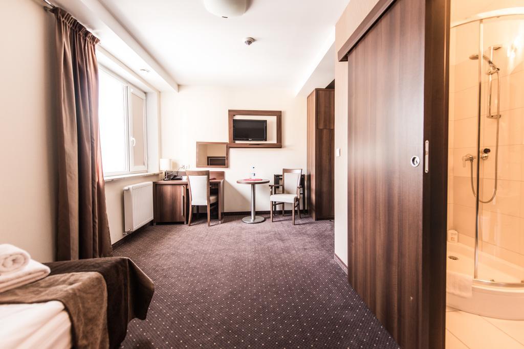 Hotel Austeria Conference & Spa Ciechocinek Bagian luar foto